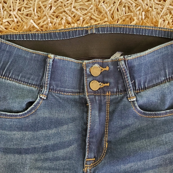 💦 - Picture 2 of 4